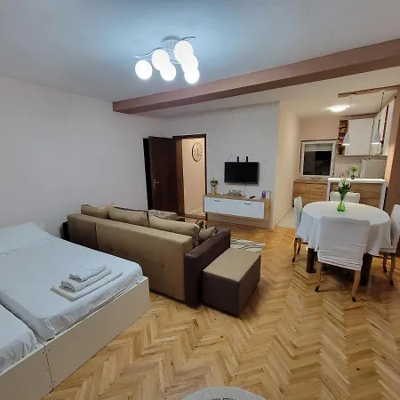 Stavrov Апартаменты *